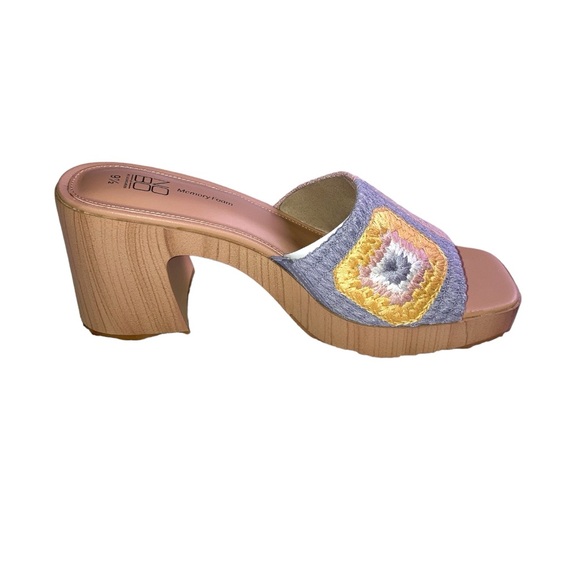 Crochet Bohemian Mid-Heel Sandals - Picture 9 of 12